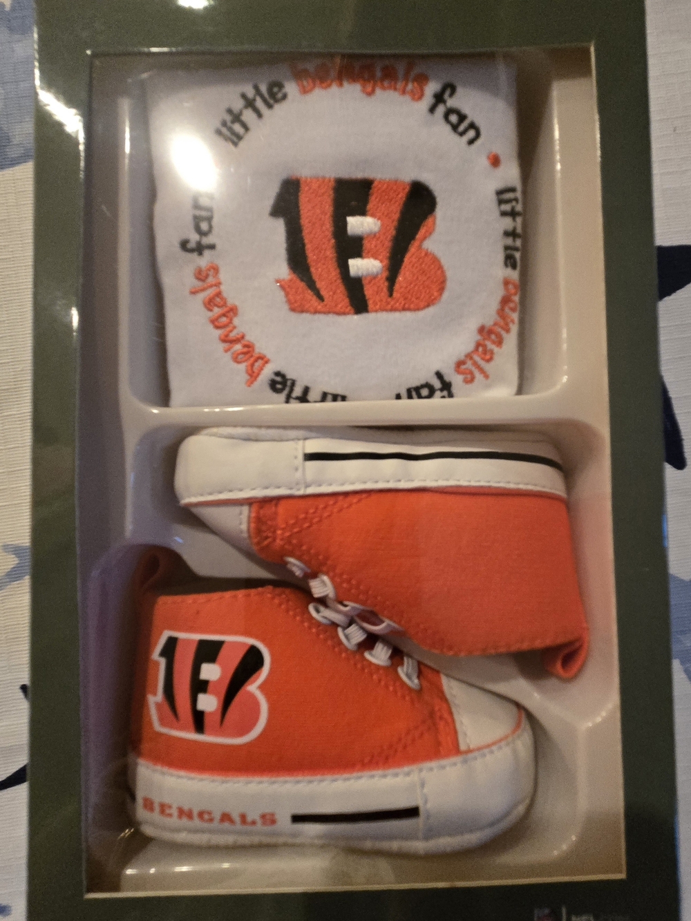 Cincinnati Bengals Baby Orange High-Top Booties And Matching Bib Set